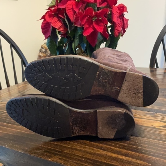 Henry Beguelin Tall Suede Boots w Curved Stitching Up Tassel Sides Flattering - Picture 7 of 10